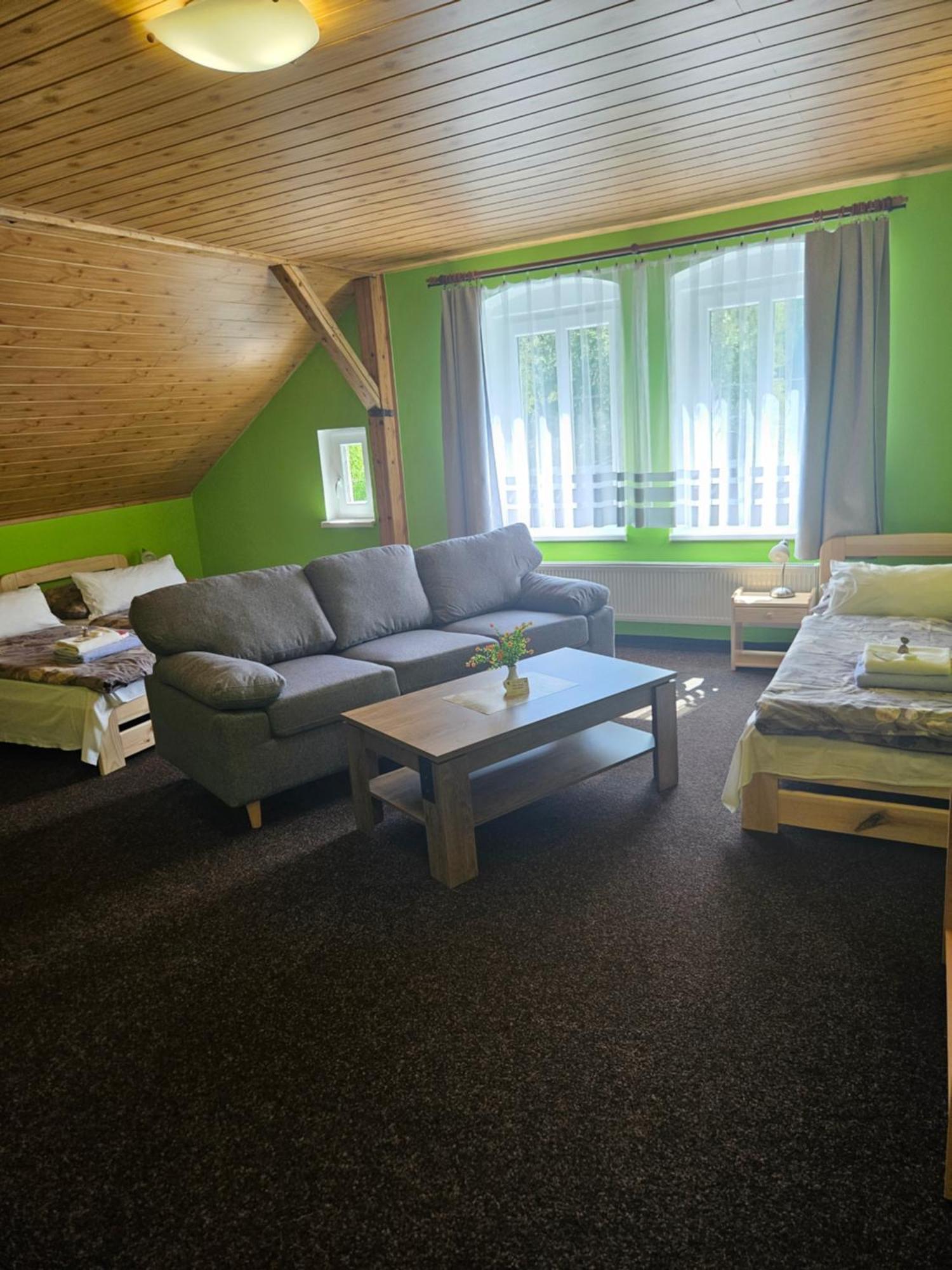Guest House Pod Lesem Merklin Buitenkant foto